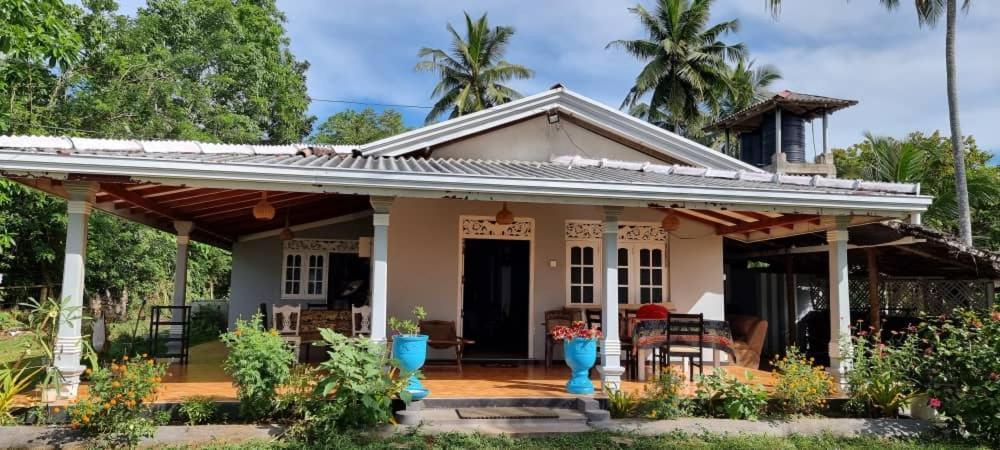 Tehan Homestay Диквела Екстериор снимка